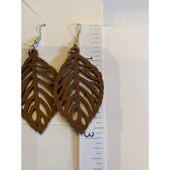 Earrings Wooden Leaf Laser Cut Lightweight Natural Wood Finish Dangle Drop Chic - Picture 4 of 5